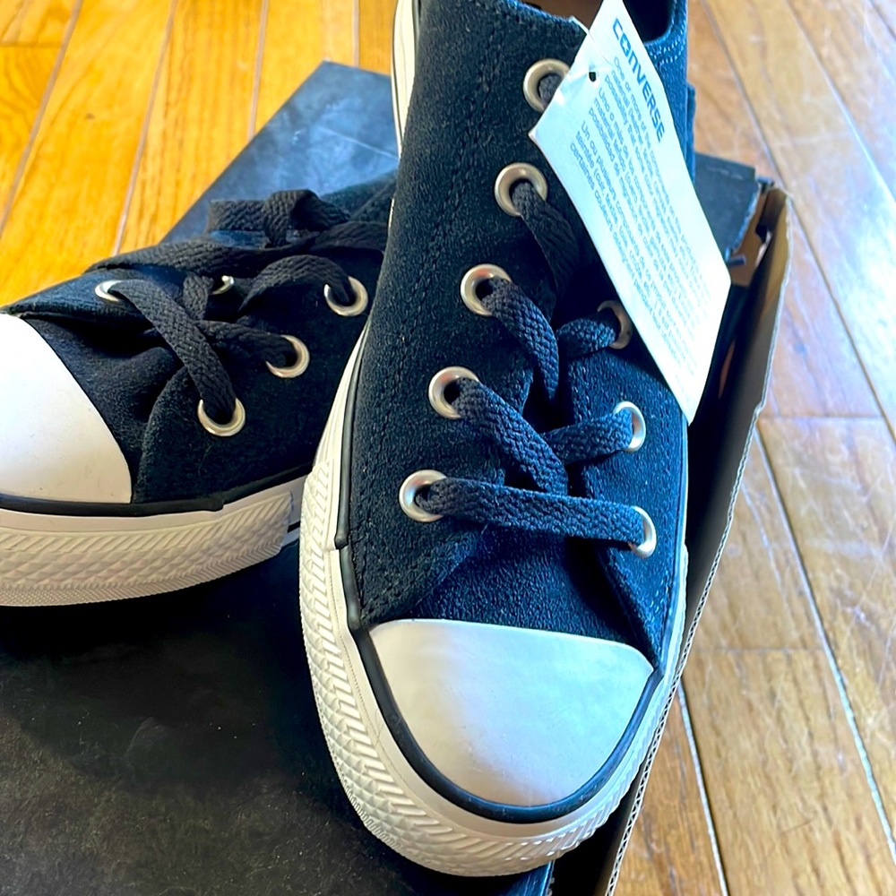 Navy blue suede Converse sneakers size 6- NWT!